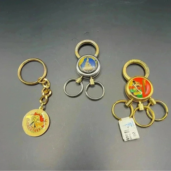 VGT DISNEY Parks Disney World Spinner Keychain Goofy Micky Mouse Lot of 3 - Picture 10 of 10